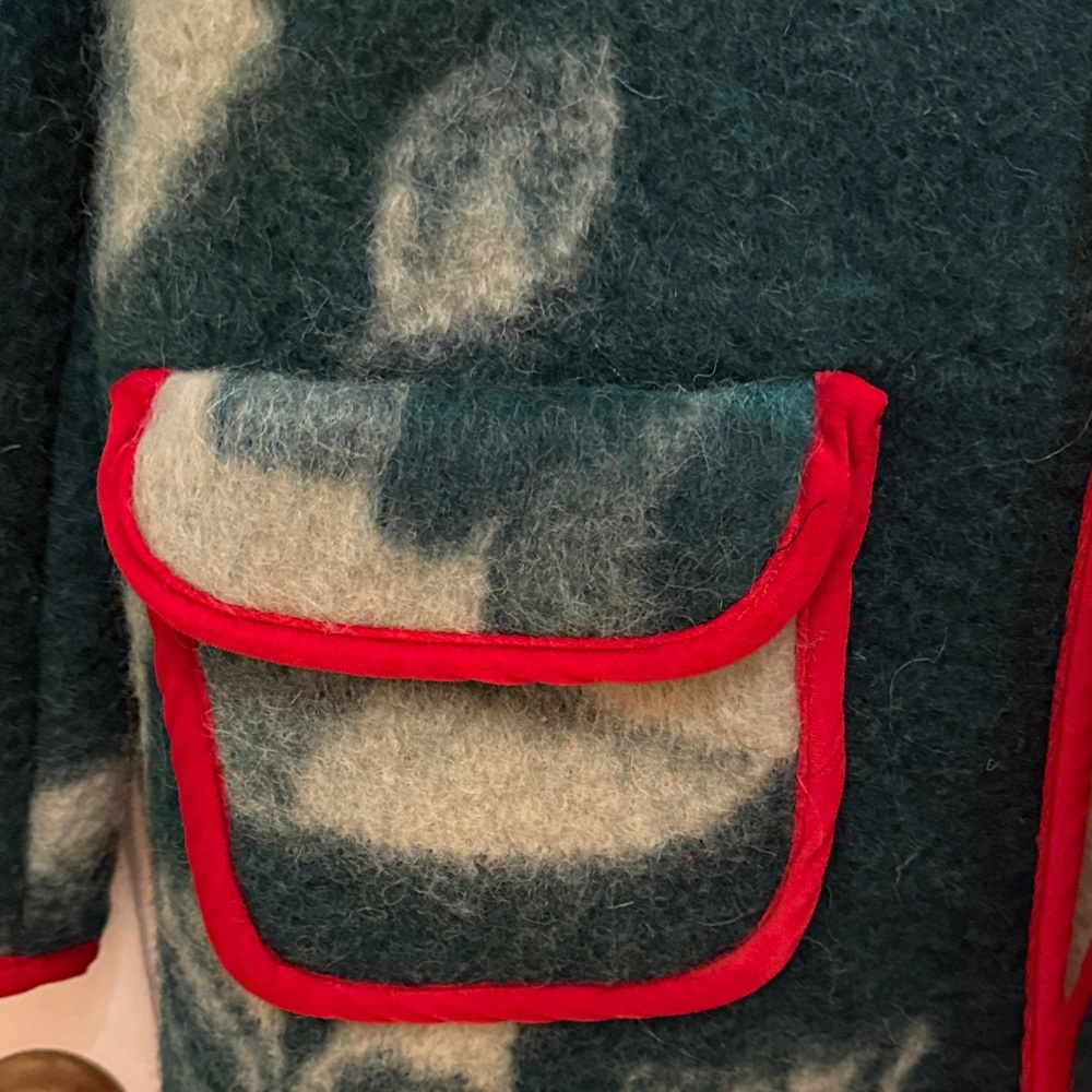 Carleen Green & Cream Fleece Jacket with Red Trim - Picture 8 of 15